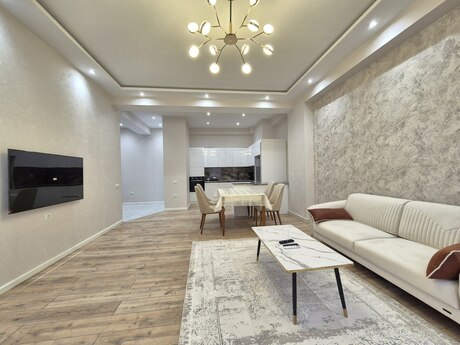 2-комн. новостройка - м. 28 мая - 82 м²