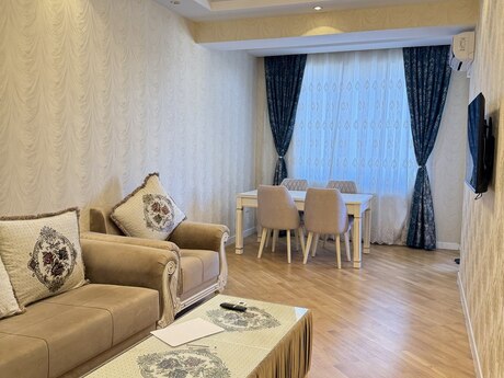 Объявление №5892304 - Баку, м. Элмляр Академиясы, 2-комн., 72 м², 10/18 этаж