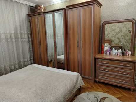 4 otaqlı köhnə tikili - Bakıxanov q. - 80 m²