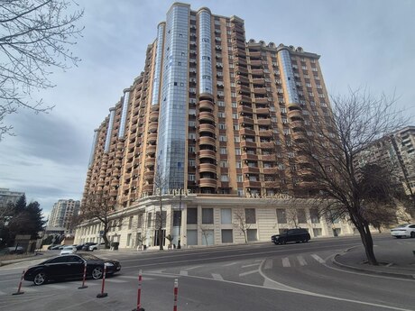 Объявление №5892522 - Баку, м. Гянджлик, 3-комн., 131 м², 4/15 этаж