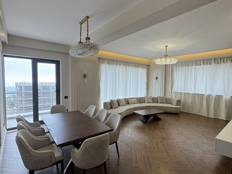 Elan №5892526 - Bakı, Ağ şəhər q., 4 otaqlı, 180 m², 8/20 mərtəbə