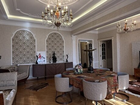 5 otaqlı köhnə tikili - 28 May m. - 200 m²