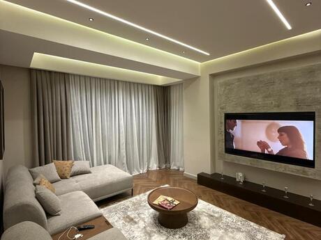 Аренда: 3-комнатная квартира, 100 м², Elmlər Akademiyası: 2 800 ₼/мес 2