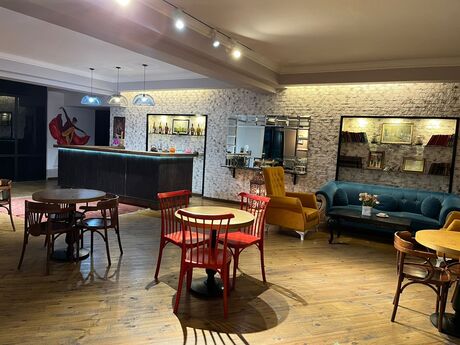Obyekt - İnşaatçılar m. - 500 m²