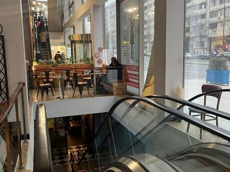 Obyekt - İnşaatçılar m. - 500 m²
