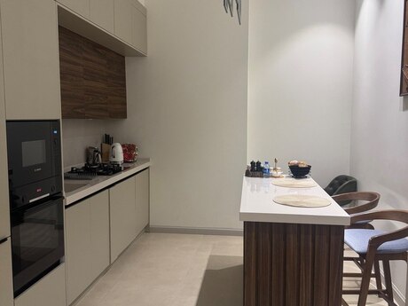 2-комн. новостройка - м. 8 ноября - 83 м²