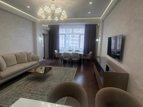 3 otaqlı mənzil, 107 m², 28 May: 430 000 ₼ 2