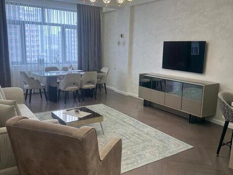 3 otaqlı mənzil, 107 m², 28 May: 430 000 ₼ 3