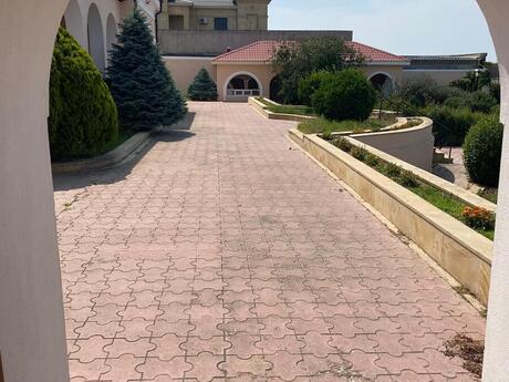 4 otaqlı həyət evi/bağ evi - Novxanı q. - 135 m²