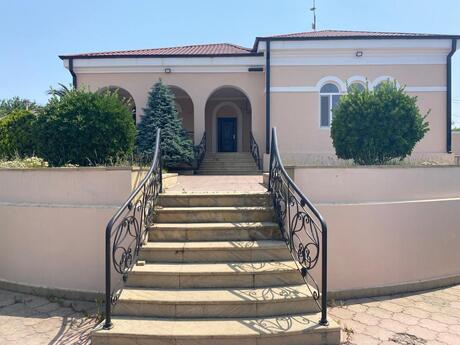 4 otaqlı həyət evi/bağ evi - Novxanı q. - 135 m²
