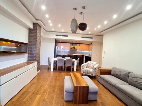 4 otaqlı yeni tikili - Səbail r. - 167 m²