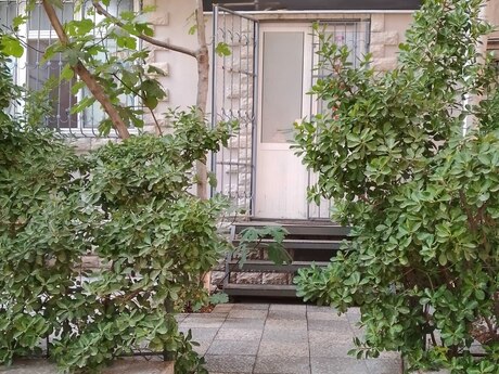 Obyekt - Neftçilər m. - 260 m²