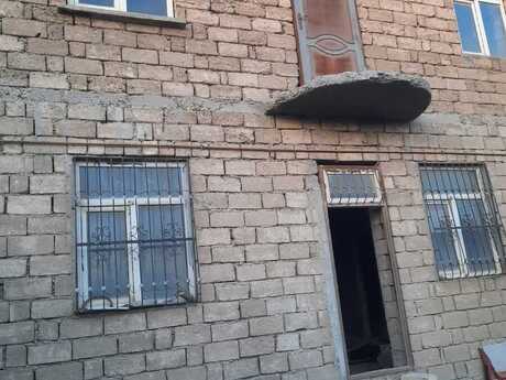 5 otaqlı həyət evi/bağ evi - Abşeron r. - 200 m²