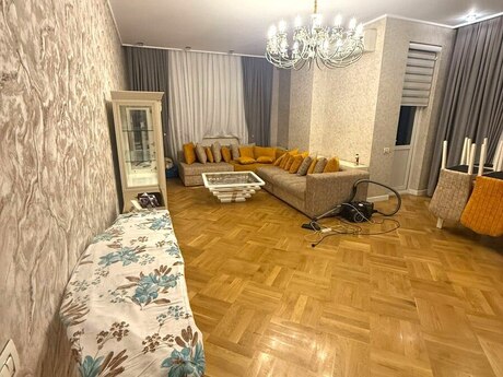 3 otaqlı yeni tikili - İnşaatçılar m. - 135 m²