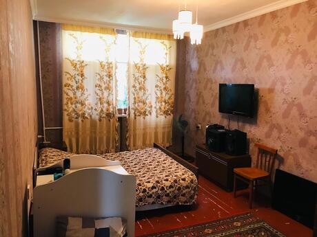 4 otaqlı köhnə tikili - Həzi Aslanov m. - 110 m²