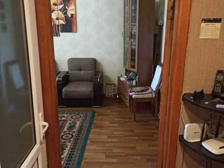 3 otaqlı köhnə tikili - Elmlər Akademiyası m. - 77 m²