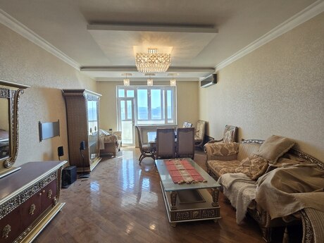 Объявление №5894162 - Баку, м. Элмляр Академиясы, 3-комн., 143 м², 9/16 этаж