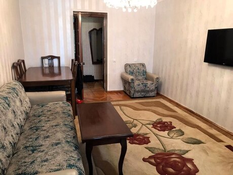 3 otaqlı köhnə tikili - Gənclik m. - 70 m²