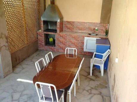 4 otaqlı həyət evi/bağ evi - Qobu q. - 120 m²