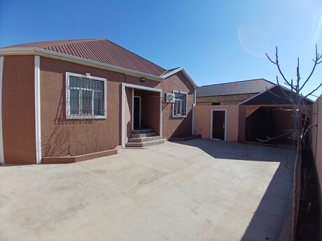 4 otaqlı həyət evi/bağ evi - Qobu q. - 120 m²