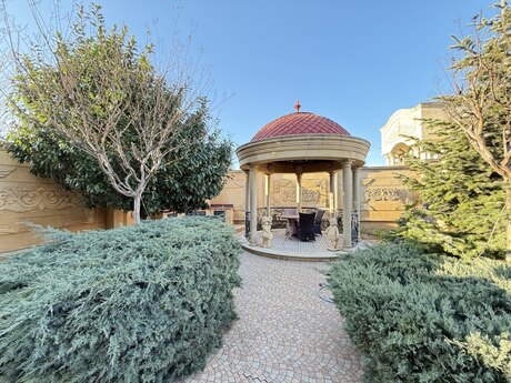 6 otaqlı həyət evi/bağ evi - Neftçilər m. - 550 m²