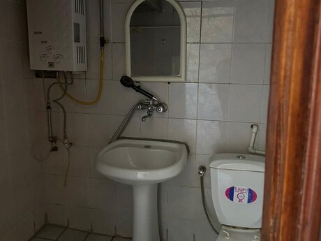 3 otaqlı köhnə tikili - Neftçilər m. - 70 m²