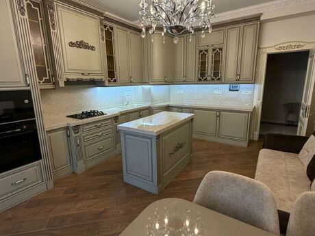 4 otaqlı yeni tikili - Ağ şəhər q. - 163 m²