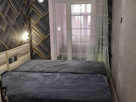 3 otaqlı köhnə tikili - Bayıl q. - 62 m²
