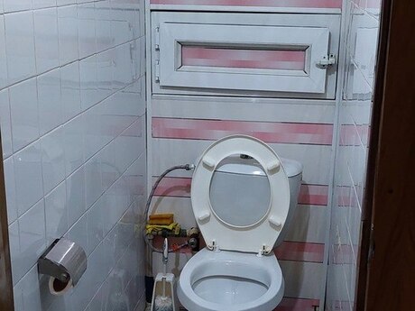 3 otaqlı köhnə tikili - Massiv D q. - 70 m²