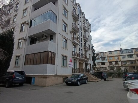 Elan №5895313 - Bakı, Bakıxanov q., 3 otaqlı, 123 m², 4/6 mərtəbə