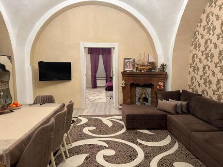 4 otaqlı köhnə tikili - 28 May m. - 112 m²
