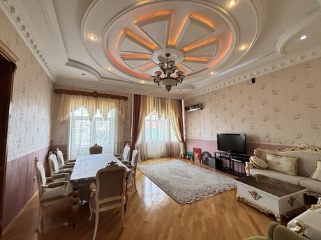 10 otaqlı həyət evi/bağ evi - Əhmədli m. - 400 m²