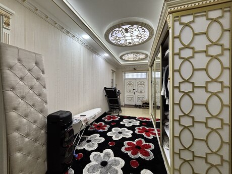 10 otaqlı həyət evi/bağ evi - Əhmədli m. - 400 m²