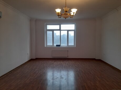 Elan №5895689 - Bakı, Azadlıq Prospekti m., 3 otaqlı, 150 m²
