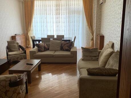 Объявление №5895714 - Баку, м. Гянджлик, 4-комн., 214 м², 14/18 этаж
