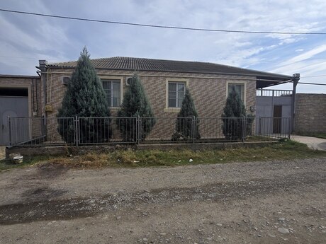4 otaqlı həyət evi/bağ evi - Gəncə - 230 m²