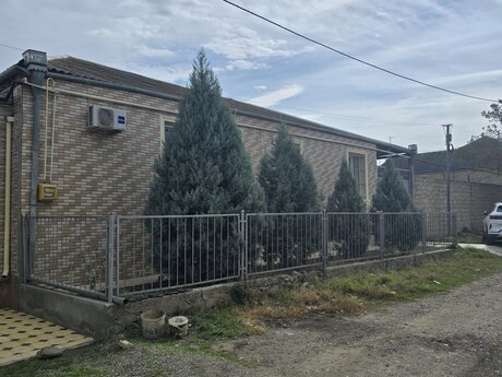 4 otaqlı həyət evi/bağ evi - Gəncə - 230 m²