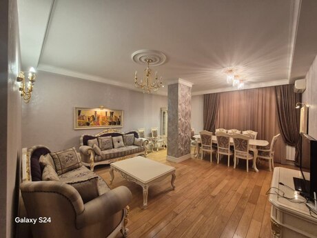 4 otaqlı mənzil, 200 m², Sahil: 830 000 ₼ 2