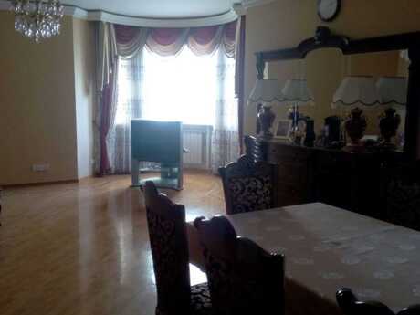 5 otaqlı yeni tikili - İnşaatçılar m. - 210 m²