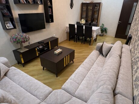 4 otaqlı yeni tikili - İnşaatçılar m. - 140 m²