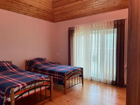 5 otaqlı həyət evi/bağ evi - Türkan q. - 200 m²