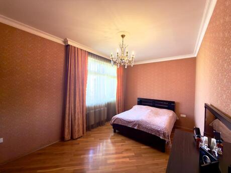 3 otaqlı yeni tikili - 8 Noyabr m. - 135 m²
