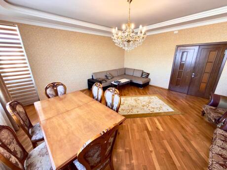 3 otaqlı yeni tikili - 8 Noyabr m. - 135 m²