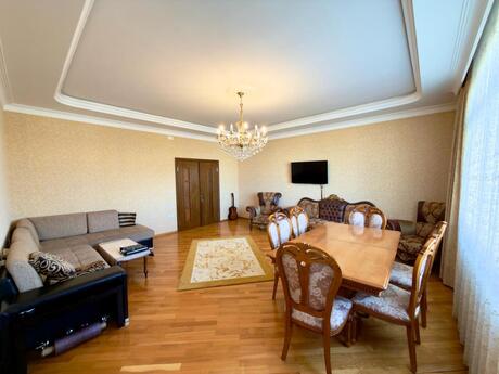 3 otaqlı yeni tikili - 8 Noyabr m. - 135 m²