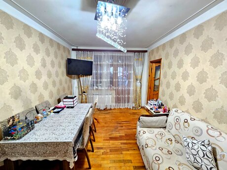 Elan №5896408 - Bakı, Qara Qarayev m., 2 otaqlı, 60 m², 2/5 mərtəbə