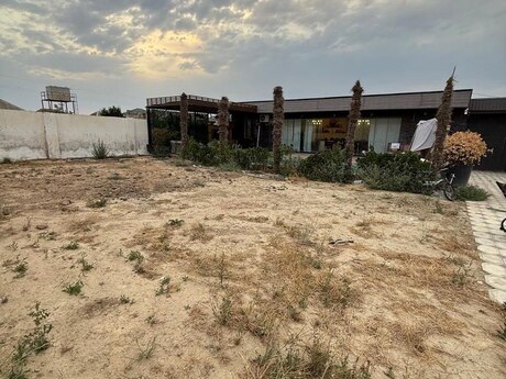 House with Garden, Villa For Sale