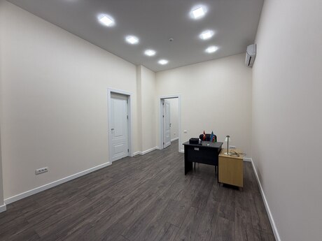 4 otaqlı ofis - Ağ şəhər q. - 75 m²