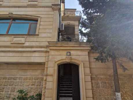 8 otaqlı həyət evi/bağ evi - Gənclik m. - 500 m²