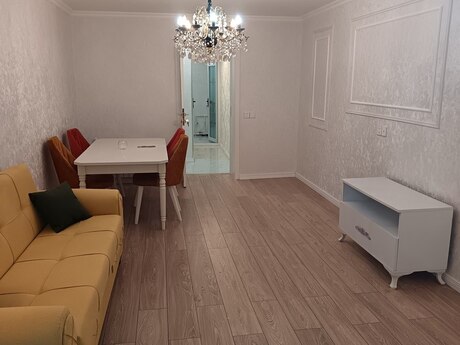 3 otaqlı köhnə tikili - İnşaatçılar m. - 80 m²