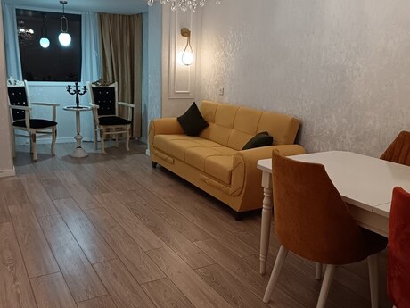 3 otaqlı köhnə tikili - İnşaatçılar m. - 80 m²